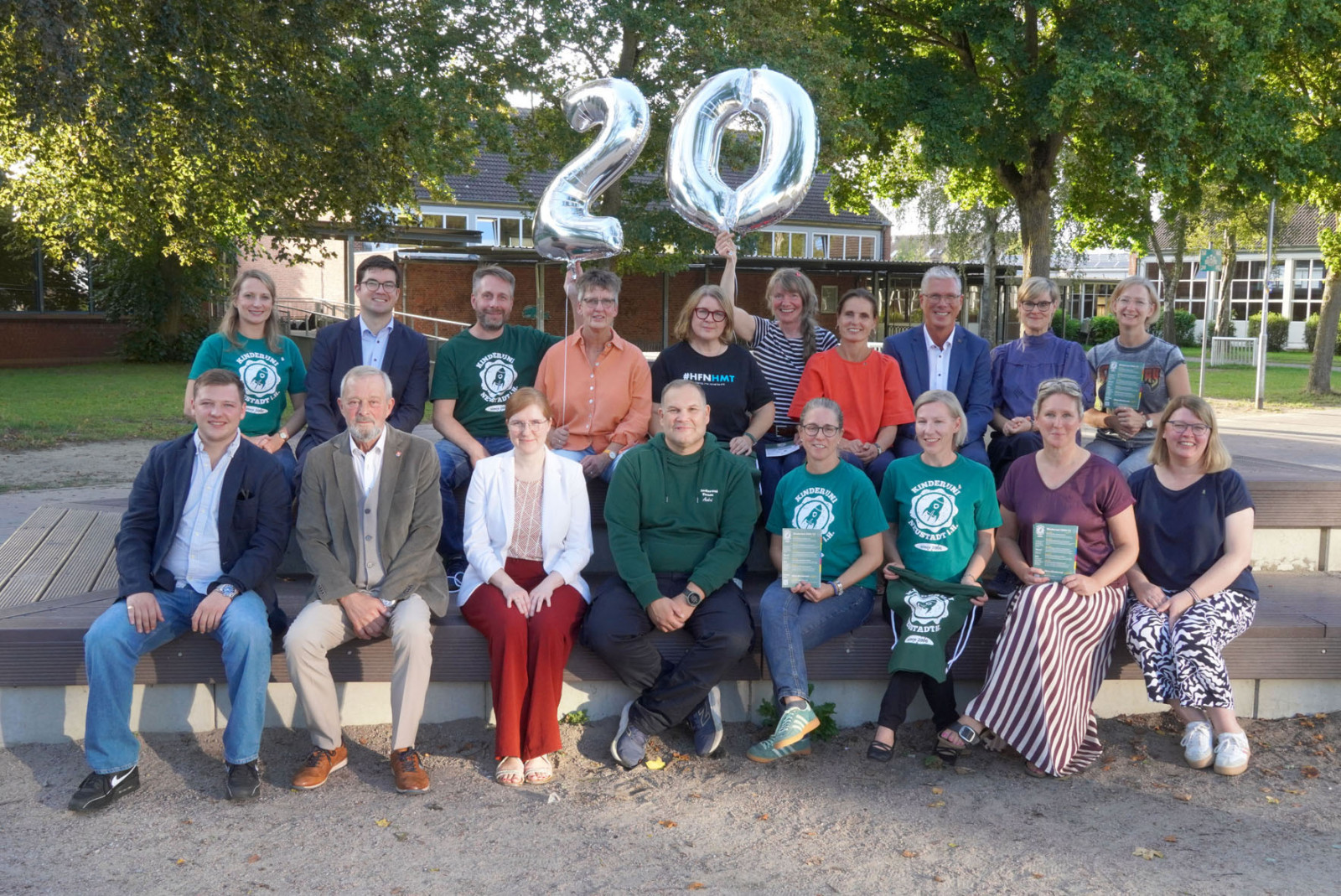20 Jahre Kinderuni mit Ehemaligen und Foerderer