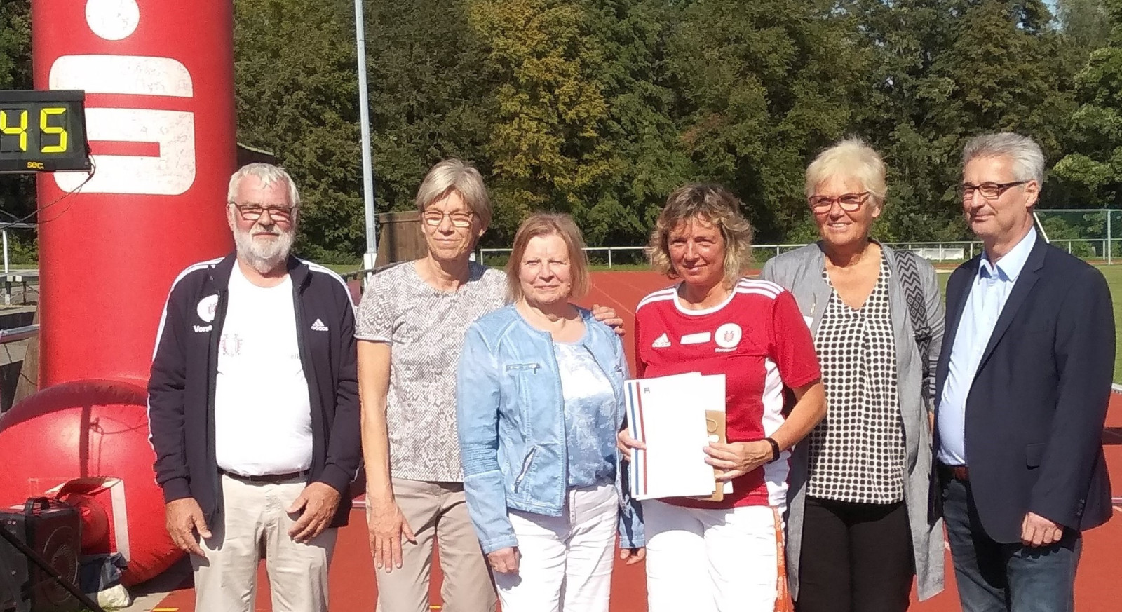 Die Ostholsteiner Moin Vereinsheldin des Monats August ausschnitt