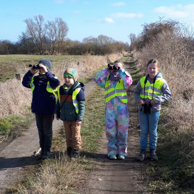 NABU Kindergruppe Fernglaeser